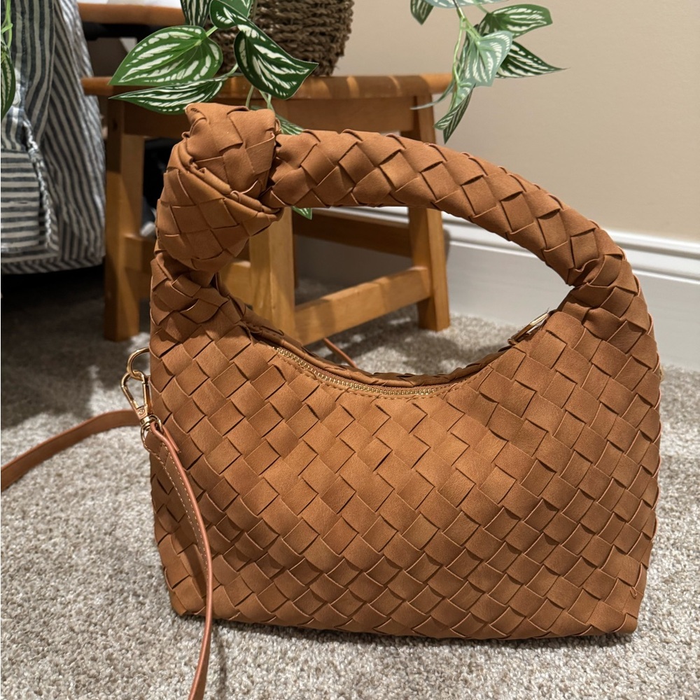 Crown Vintage Knotted Woven Hobo Shoulder Bag with Basketweave Texture. NWOT